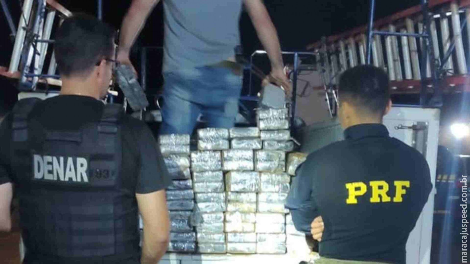 Motorista é preso com Amarok recheada de 176 quilos de cocaína na BR-262 em Terenos Motorista é preso com Amarok recheada de 176 quilos de cocaína na BR-262 em Terenos