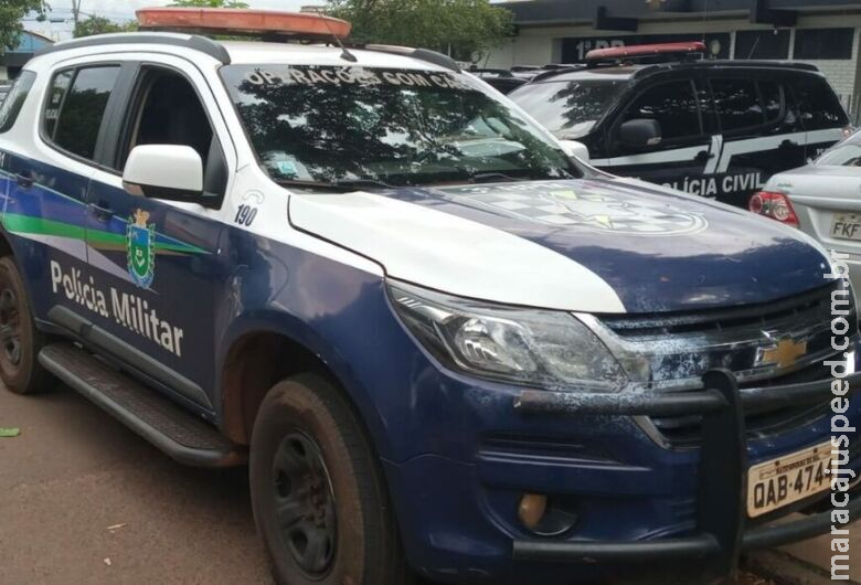 Mulher fica 4 horas em cárcere privado após sofrer agressões do marido Mulher fica 4 horas em cárcere privado após sofrer agressões do marido