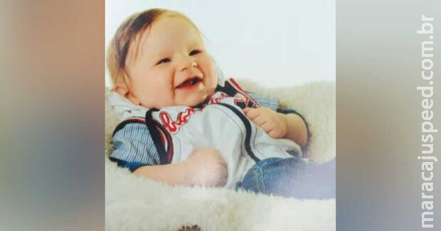 Pai encontra bebê de 9 meses morto enforcado por protetor de berço