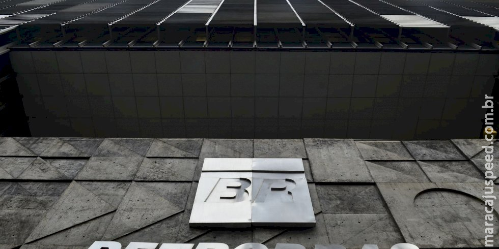 Petrobras assina venda de participação em dois campos em Santos 