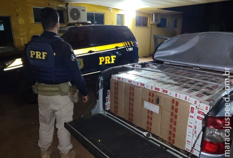Polícia apreende oito mil maços de cigarros contrabandeados na BR-262 Polícia apreende oito mil maços de cigarros contrabandeados na BR-262