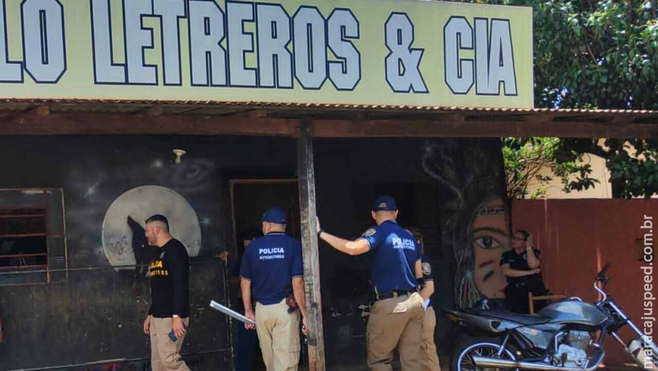 Polícia faz buscas em empresa especializada em falsificação de placas na fronteira com MS Polícia faz buscas em empresa especializada em falsificação de placas na fronteira com MS