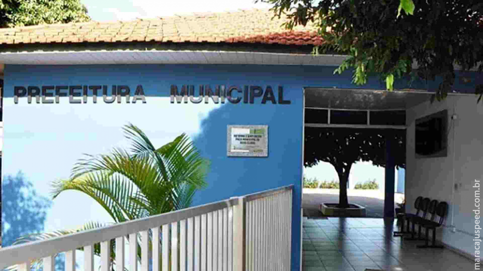 Servidora de Água Clara é denunciada por acúmulo de cargos com salário de R$ 17 mil