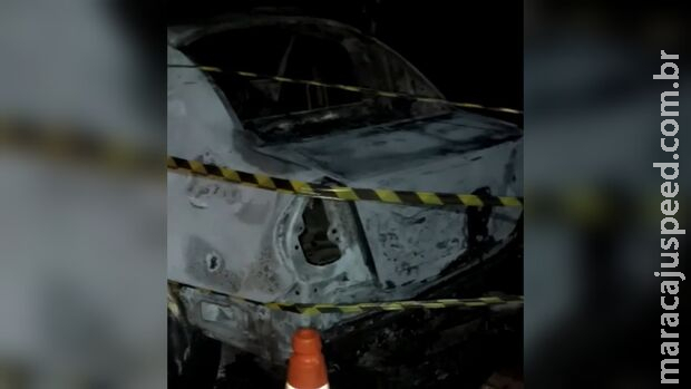 Veículo pega fogo na BR-262, em Corumbá Veículo pega fogo na BR-262, em Corumbá