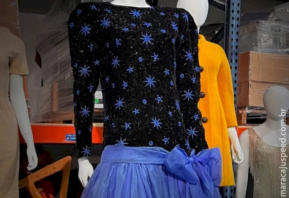 Vestido da princesa Diana é vendido por mais de R$ 5 milhões