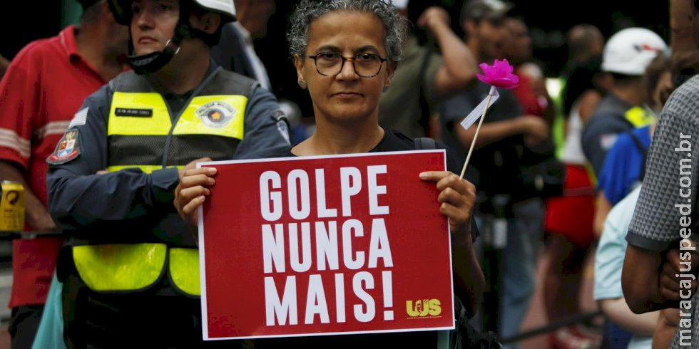 Ato em SP pede punição a todos os envolvidos nos ataques de 8/1