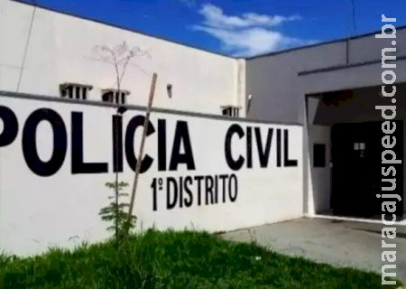Casa pega fogo e morador morre carbonizado em Naviraí Casa pega fogo e morador morre carbonizado em Naviraí