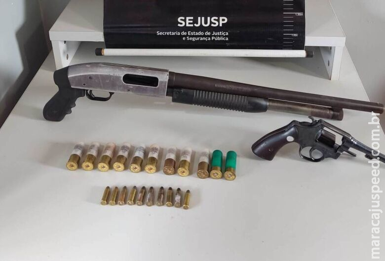 Duas armas são apreendidas e foragido recapturado Duas armas são apreendidas e foragido recapturado