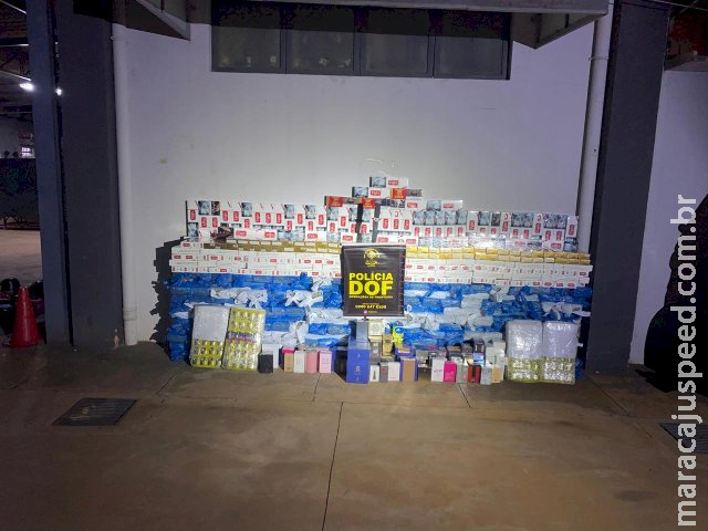 Dupla é autuada com R$ 160 mil em contrabando de cigarros, aparelhos celulares, perfumes e baterias Dupla é autuada com R$ 160 mil em contrabando de cigarros, aparelhos celulares, perfumes e baterias