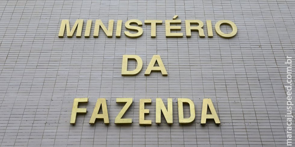 Fazenda remaneja R$ 707 mi em crédito para ajudar produtores de leite Fazenda remaneja R$ 707 mi em crédito para ajudar produtores de leite