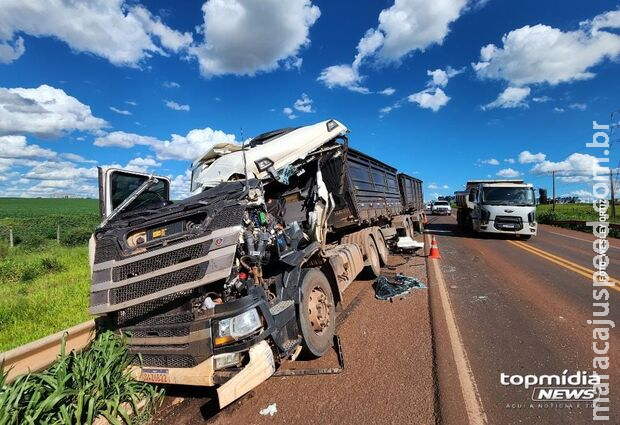 Fila assusta motorista de carreta que atinge caminhão na BR-262, em Campo Grande