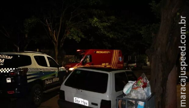 Galera sentada na rua é alvo de tiros e uma fica ferida em Chapadão do Sul Galera sentada na rua é alvo de tiros e uma fica ferida em Chapadão do Sul