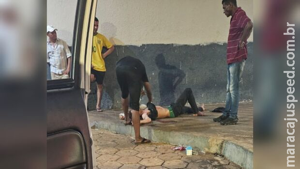 Homem é esfaqueado na antiga rodoviária de Campo Grande Homem é esfaqueado na antiga rodoviária de Campo Grande