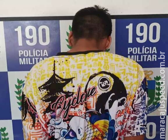 Homem é preso após ameaçar bebê e matar filhotes de cachorro a facadas em MS Homem é preso após ameaçar bebê e matar filhotes de cachorro a facadas em MS