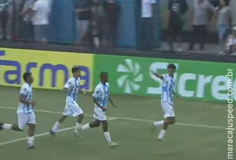 Ivinhema busca empate no fim após tomar gol bizarro do meio de campo Ivinhema busca empate no fim após tomar gol bizarro do meio de campo