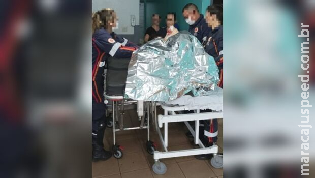 Jovem que foi encontrado esfaqueado na cabeça teve os dedos decepados em Dourados Jovem que foi encontrado esfaqueado na cabeça teve os dedos decepados em Dourados