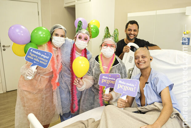Jovem recebe alta hospitalar após transplante de medula óssea em Campo Grande Jovem recebe alta hospitalar após transplante de medula óssea em Campo Grande