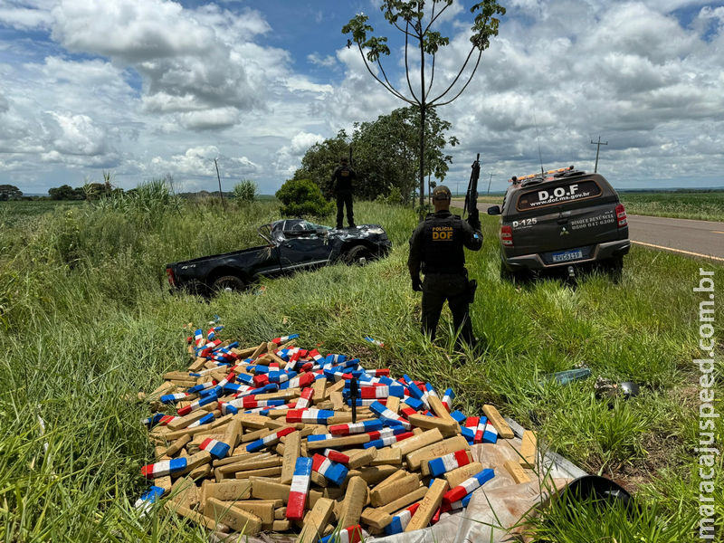 Maracaju: Camionete fura bloqueio do DOF e capota com quase uma tonelada de maconha Maracaju: Camionete fura bloqueio do DOF e capota com quase uma tonelada de maconha