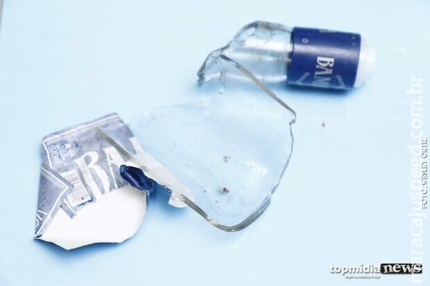 Marido agride esposa com garrafa e é preso tentando fugir pelo telhado de casa em Chapadão do Sul