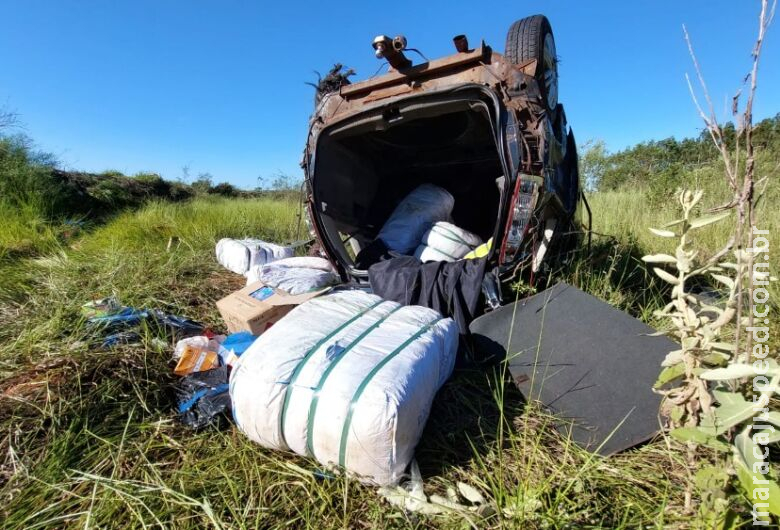 Morador de Dourados morre na MS-395 ao capotar veículo carregado com produtos do Paraguai Morador de Dourados morre na MS-395 ao capotar veículo carregado com produtos do Paraguai