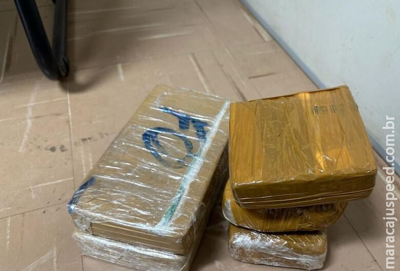 Mulher é presa com destino ao MA transportando cocaína em aeroporto da capital Mulher é presa com destino ao MA transportando cocaína em aeroporto da capital