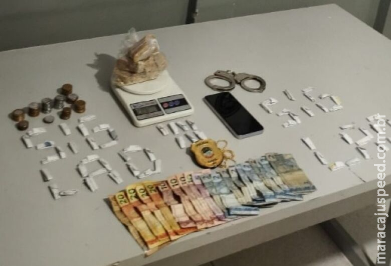 Mulher é presa em flagrante por tráfico de drogas Mulher é presa em flagrante por tráfico de drogas