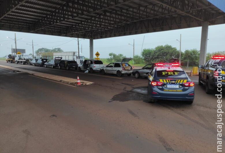 Mulher transportando fuzil está entre os três presos em operação nas rodovias de Dourados e região