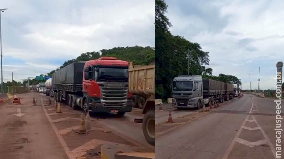 PRF barra carretas bitrem de atravessar ponte sobre o Rio Paraguai em Corumbá