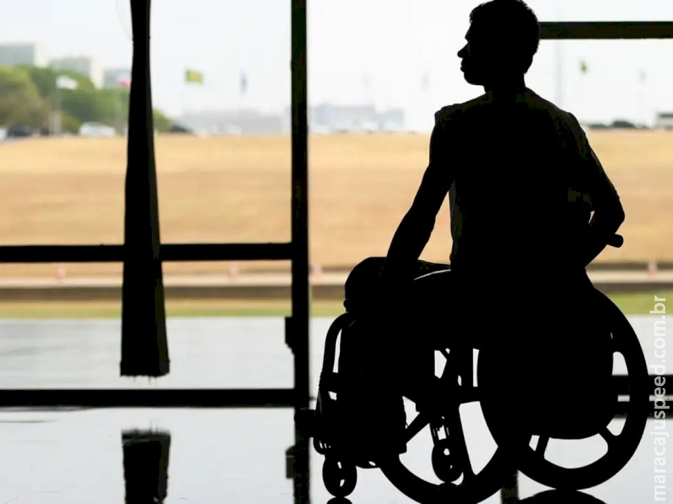 Projeto reduz em uma hora a jornada de trabalho de pessoas com deficiência Projeto reduz em uma hora a jornada de trabalho de pessoas com deficiência