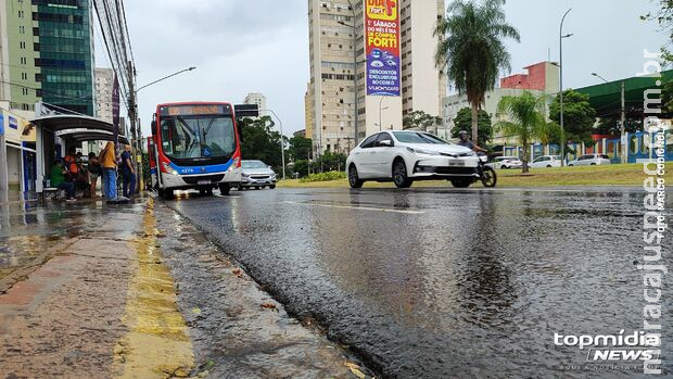 Queda de temperatura e alerta de tempestade: 15 cidades de MS podem registrar chuva e vento forte