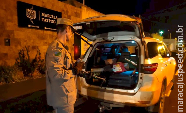 Rumo a Dourados, família descobre serpente no porta-malas