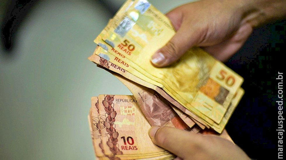 Salário mínimo com valor reajustado passa a ser pago a partir desta semana Salário mínimo com valor reajustado passa a ser pago a partir desta semana