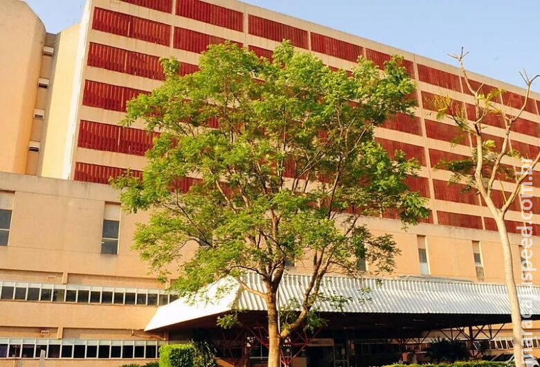 Surto de Covid faz hospital suspender cirurgias eletivas e limitar visitas