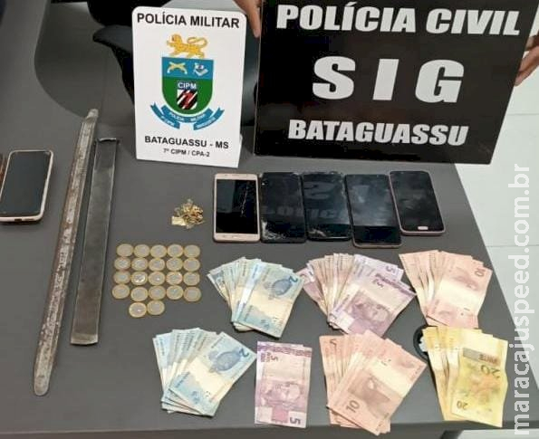 Trabalho conjunto das Polícias Civil e Militar resulta na prisão quatro pessoas por furto qualificado, associação criminosa e corrupção de menores, em Bataguassu Trabalho conjunto das Polícias Civil e Militar resulta na prisão quatro pessoas por furto qualificado, associação criminosa e corrupção de menores, em Bataguassu