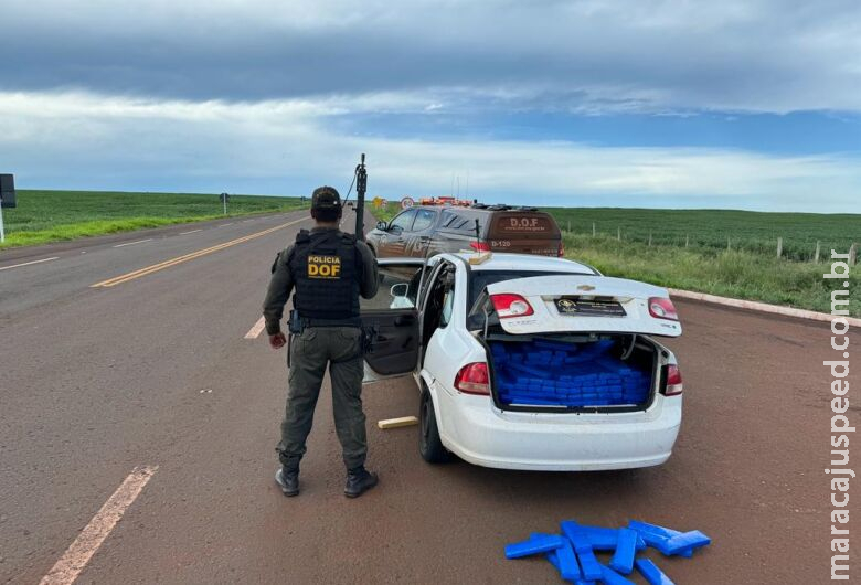 Traficante abandona carro roubado com mais de R$ 2 mi em droga Traficante abandona carro roubado com mais de R$ 2 mi em droga