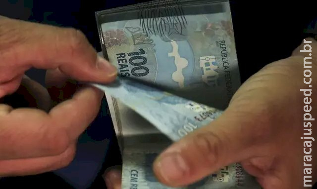 86 mil servidores estaduais poderão sacar salário neste sábado 86 mil servidores estaduais poderão sacar salário neste sábado