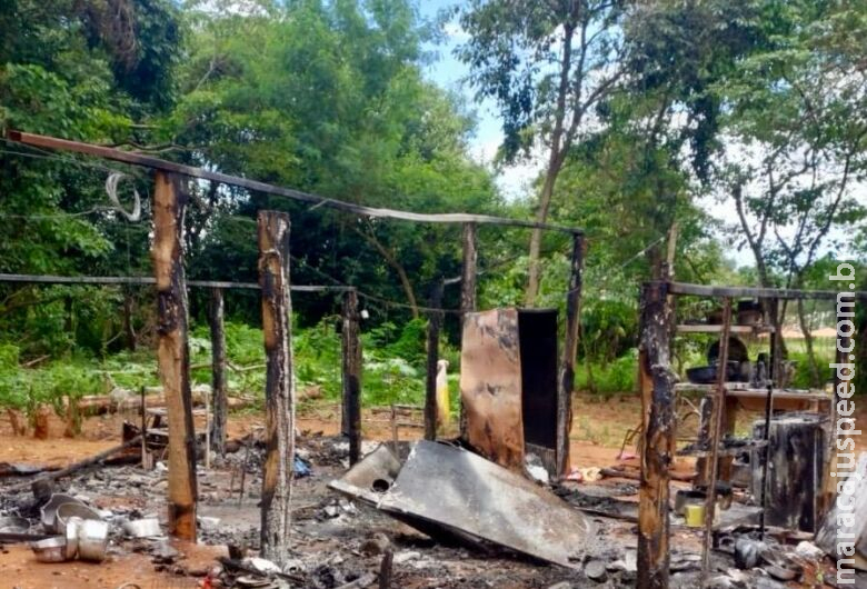 Acusado de incendiar casa e matar cachorros da ex-companheira é preso Acusado de incendiar casa e matar cachorros da ex-companheira é preso