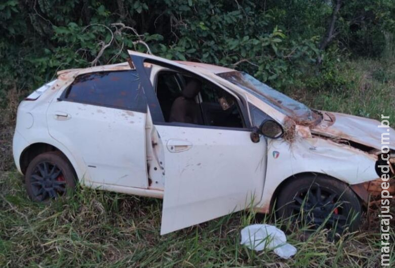 Capotamento deixa motorista ferido em rodovia estadual