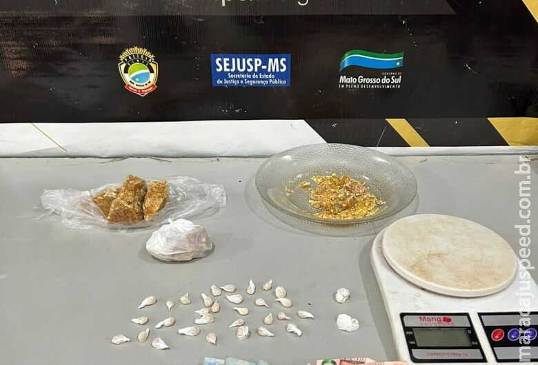 Casal é preso em flagrante por tráfico de drogas no Jóquei Clube Casal é preso em flagrante por tráfico de drogas no Jóquei Clube