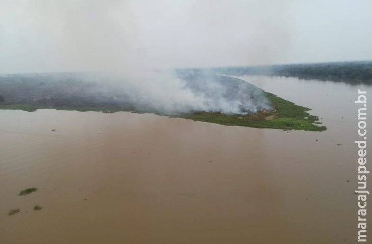 Com reforço de aeronaves e bombeiros, Governo amplia atuação para controlar incêndio no Pantanal em MS