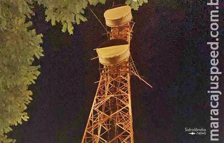 Corpo de Bombeiros age rapidamente em tentativa de suicídio de jovem em cima de torre