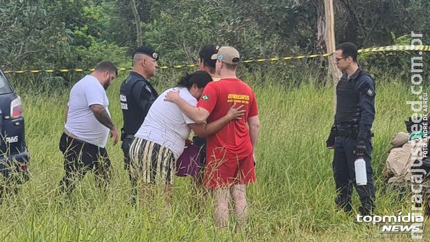 Desespero toma conta e tia de rapaz afogado ganha amparo de bombeiro Desespero toma conta e tia de rapaz afogado ganha amparo de bombeiro