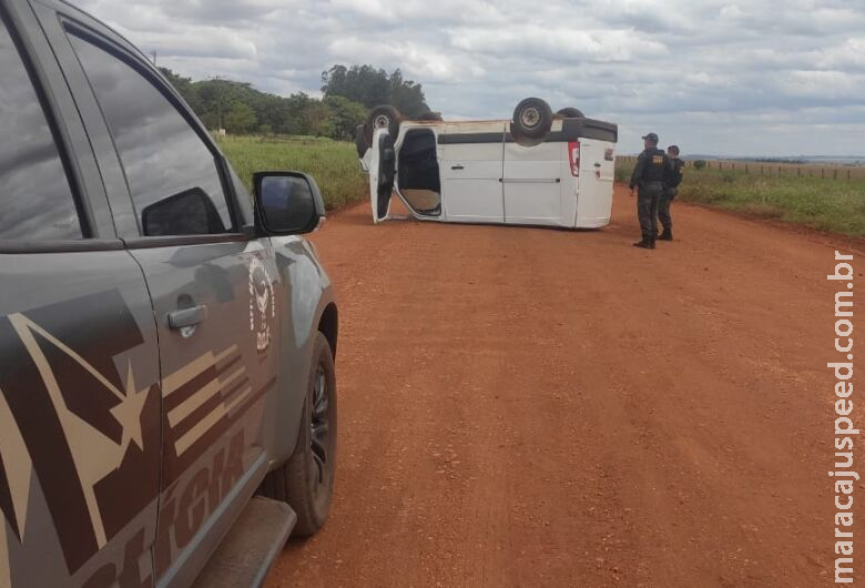 Furgão capota com mais de 3t de maconha em Dourados Furgão capota com mais de 3t de maconha em Dourados