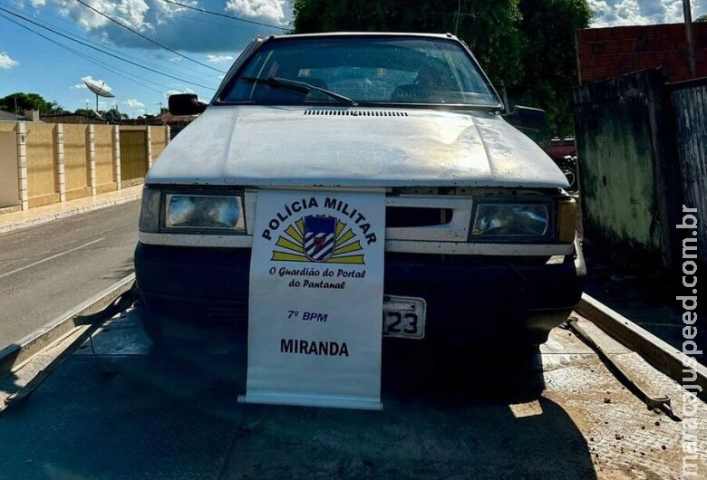 Homem é preso após furtar veículo e colidir com outro que estava estacionado Homem é preso após furtar veículo e colidir com outro que estava estacionado