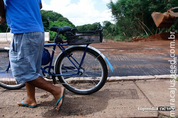 Homem leva paulada na cabeça após bicicleta roubada ser 