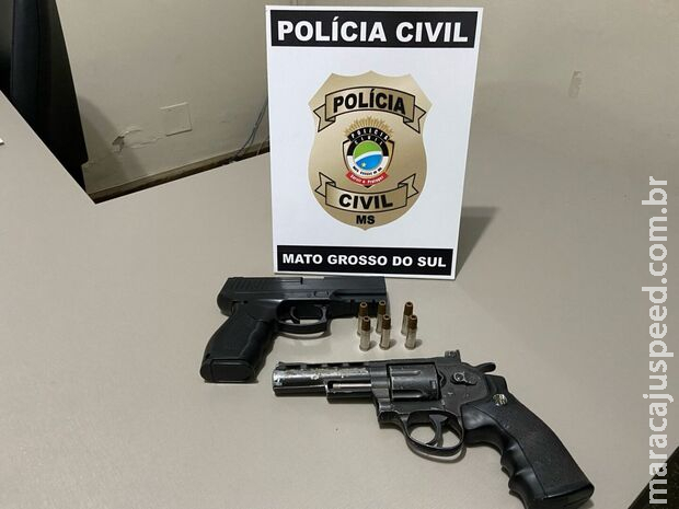 Investigado por bater na mulher é preso com armas falsas em São Gabriel do Oeste Investigado por bater na mulher é preso com armas falsas em São Gabriel do Oeste