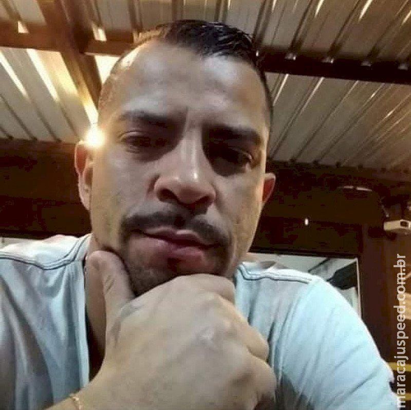 Jovem é assassinado a facadas enquanto cortava grama