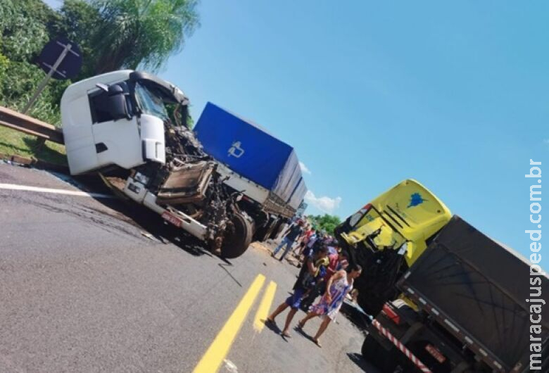 Morre segunda vítima de grave acidente envolvendo ônibus e carreta Morre segunda vítima de grave acidente envolvendo ônibus e carreta