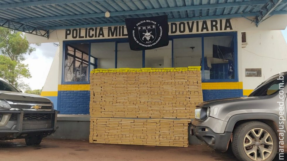 Morto em confronto com Bope fugiu por 20 km na MS-156 e transportava 1 tonelada de maconha avaliada em mais de R$ 2,2 milhões Morto em confronto com Bope fugiu por 20 km na MS-156 e transportava 1 tonelada de maconha avaliada em mais de R$ 2,2 milhões