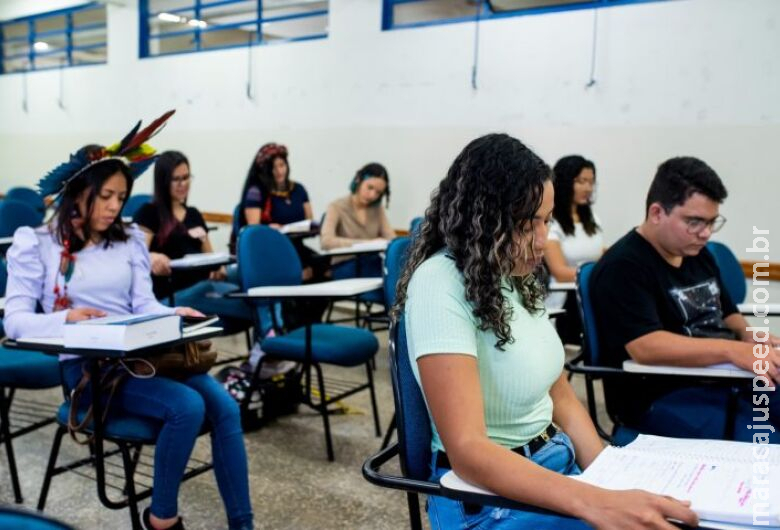 MS abre inscrições para programa que paga 1 salário a estudantes